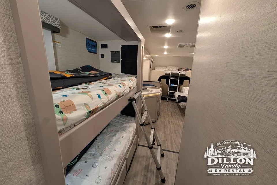 2024 Thor Coleman 31CM Bunkhouse - "The Adventure Wagon" (Sleeps 8 - 10)!)