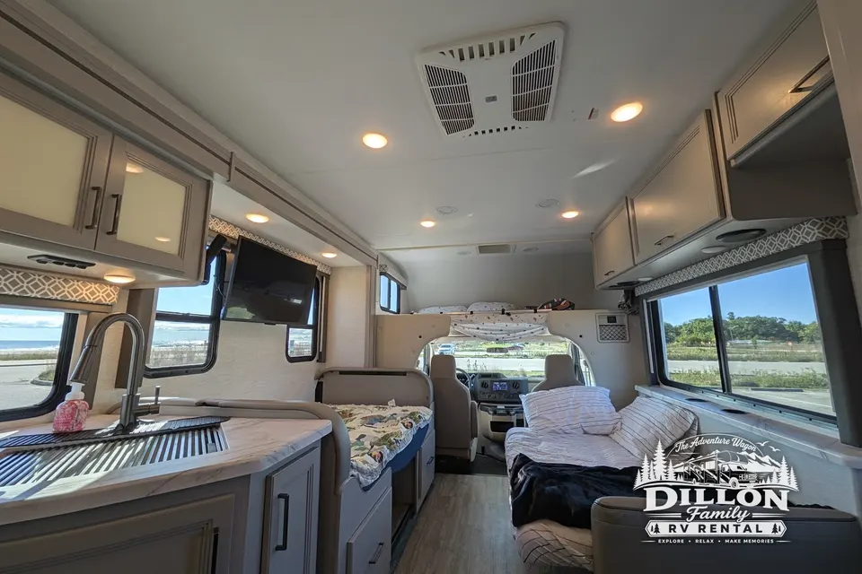2024 Thor Coleman 31CM Bunkhouse - "The Adventure Wagon" (Sleeps 8 - 10)!)