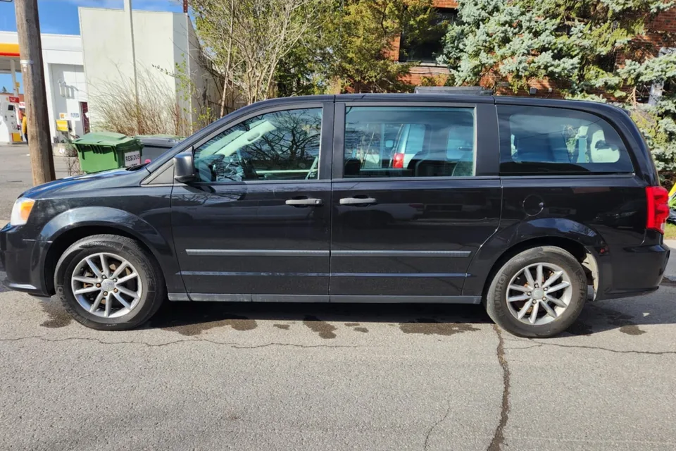 Jowelle, notre dodge caravan aménagée ! L'aventure commence ici !