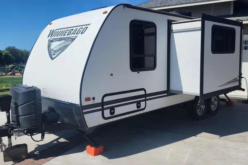 Winnebago Bunk House 2306BHS Travel Trailer