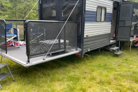 Weirs Grey wolf 27RR  Toy Hauler 