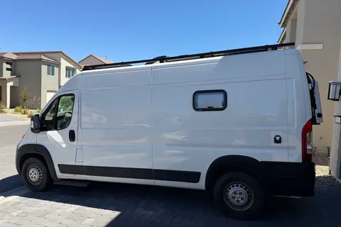 Off-Grid Campervan w/ Starlink, A/C + Shower
