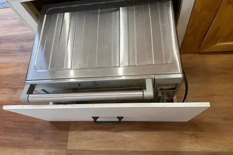 Off-Grid Campervan w/ Starlink, A/C + Shower