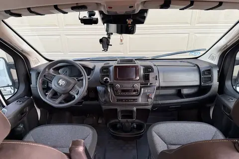 Off-Grid Campervan w/ Starlink, A/C + Shower
