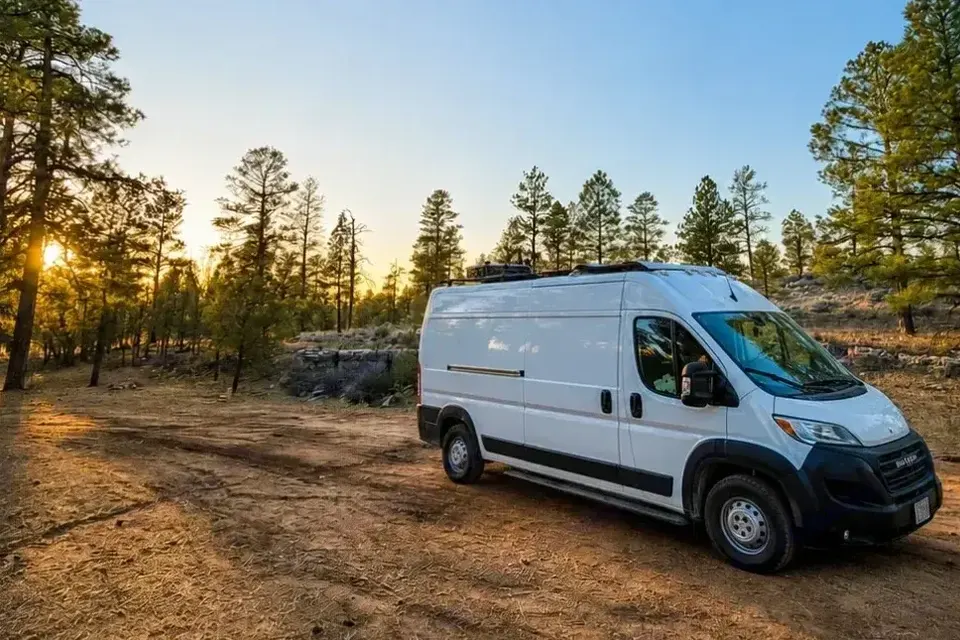 Off-Grid Campervan w/ Starlink, A/C + Shower