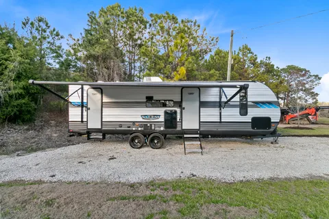 Cozy Camper on the Canal