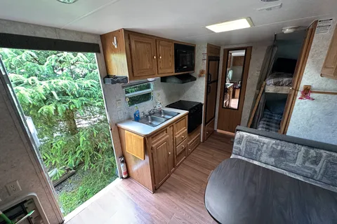 Ukee Wildwood Travel Trailer