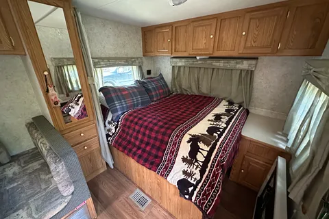 Ukee Wildwood Travel Trailer