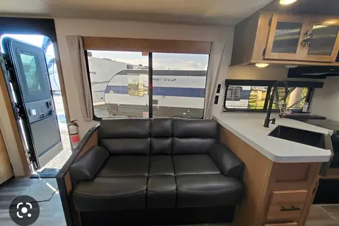 Roulotte 32’ Cherokee Forest River 274brb