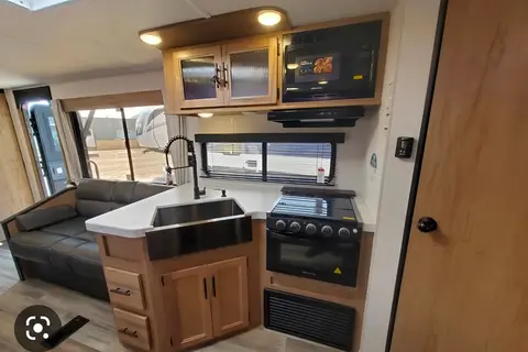 Roulotte 32’ Cherokee Forest River 274brb
