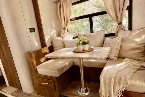 Shannon's Jayco Redhawk Class C