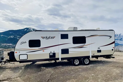 Shaun's Shasta Flyte 255rs Travel Trailer