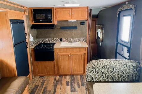 Shaun's Shasta Flyte 255rs Travel Trailer