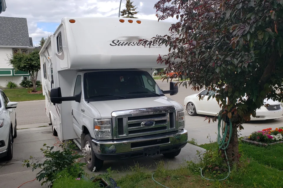 Ford E-450 Sunseekers 23'