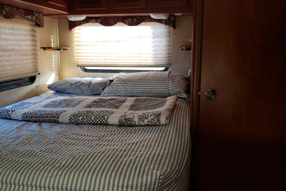 Ford E-450 Sunseekers 23'