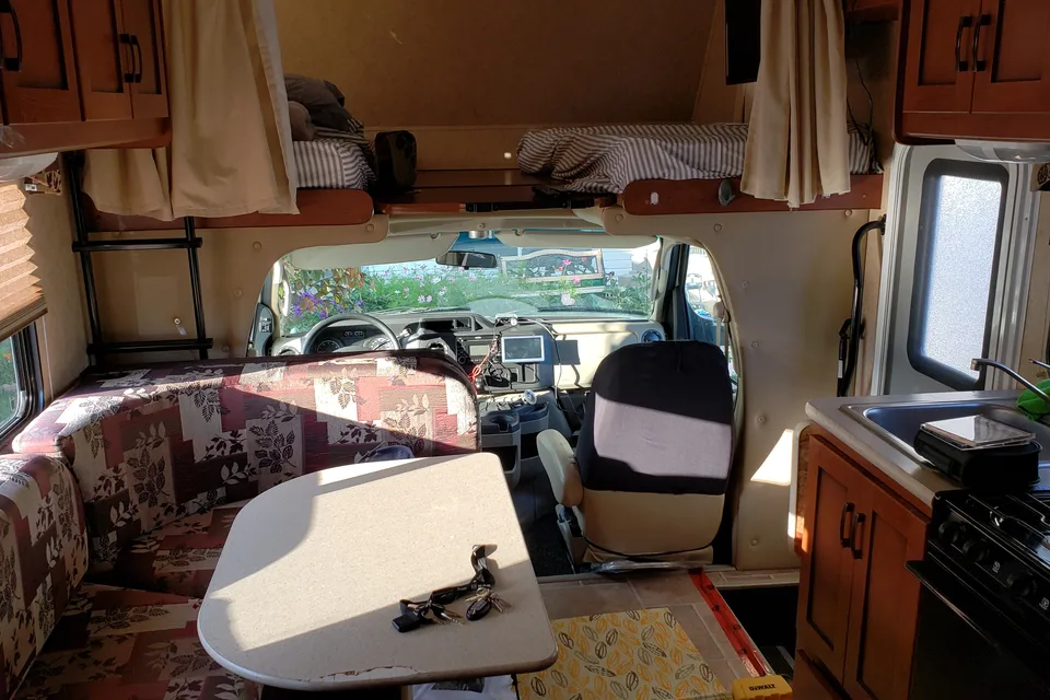 Ford E-450 Sunseekers 23'
