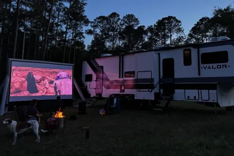 A6*NEW*Thor Windsport 8-SLEEPER-WiFi-KING BED-2 SlideOut Huge Rooms-WOW!!