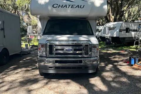 Roxy 2024 Thor Chateau 25M