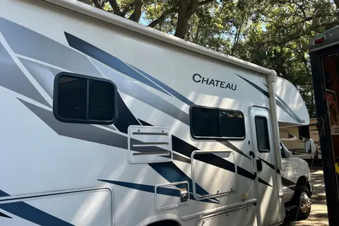 Roxy 2024 Thor Chateau 25M