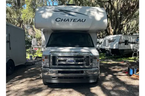 Roxy 2024 Thor Chateau 25M