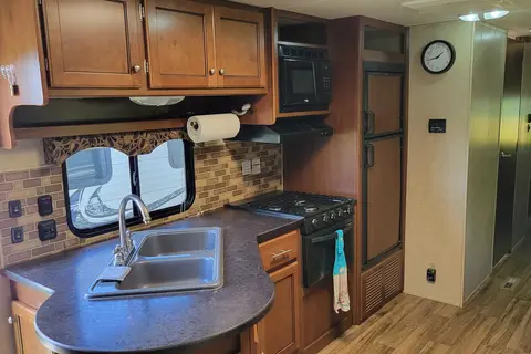 Michael 's Heartland Prowler 32BHS Travel Trailer