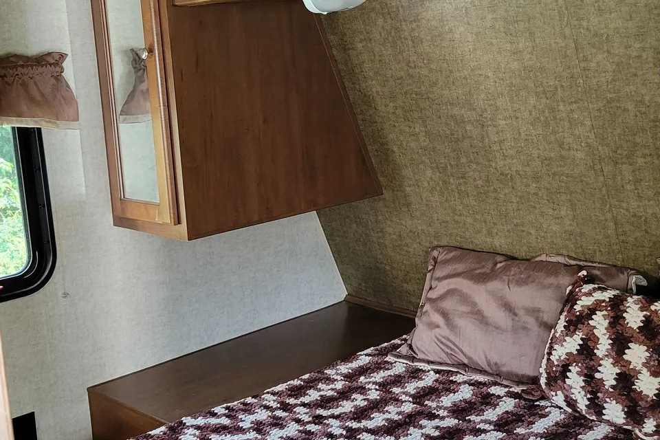 Michael 's Heartland Prowler 32BHS Travel Trailer