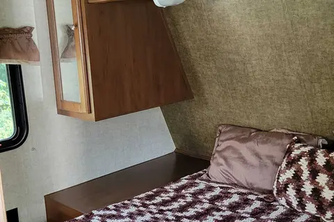 Michael 's Heartland Prowler 32BHS Travel Trailer