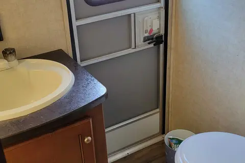 Michael 's Heartland Prowler 32BHS Travel Trailer