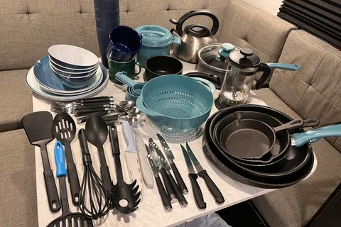 2 Person trailer w/kitchen&bathroom (pickup in south Edmonton or Sherwood Park)