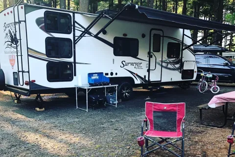 Surveyor Sport 26ft Triple bunks!