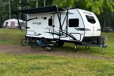 Amanda's Forest River Surveyor 19BHE Travel Trailer
