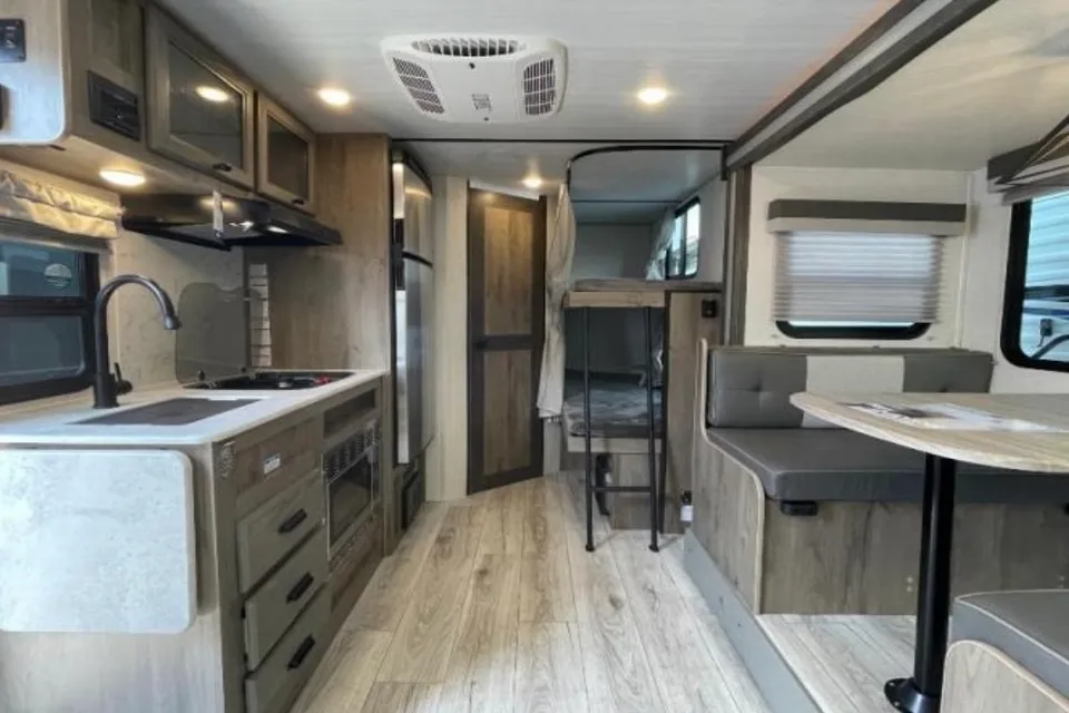 Amanda's Forest River Surveyor 19BHE Travel Trailer