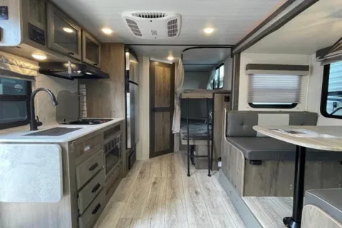 Amanda's Forest River Surveyor 19BHE Travel Trailer