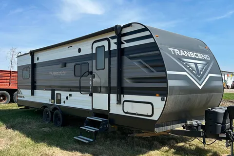 Grumpelt’s Transcend Xplor 251BH Trailer
