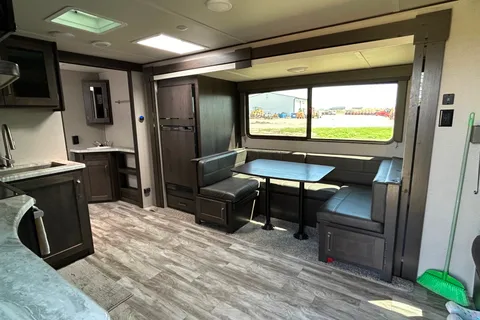 Grumpelt’s Transcend Xplor 251BH Trailer