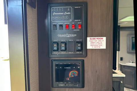 Grumpelt’s Transcend Xplor 251BH Trailer