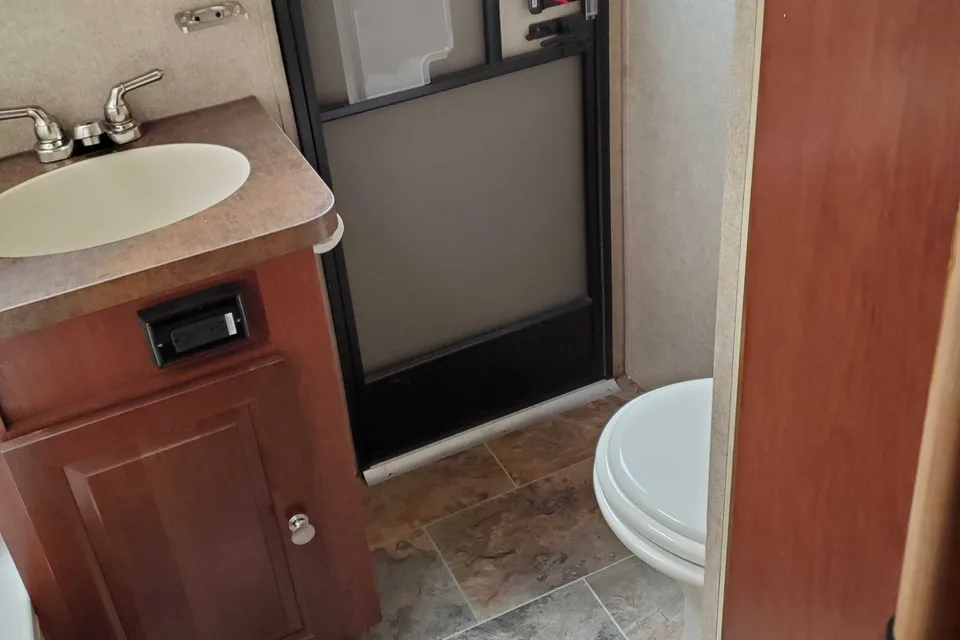 Large Unit- Great for Any "Glamper"