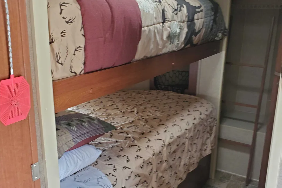 Large Unit- Great for Any "Glamper"