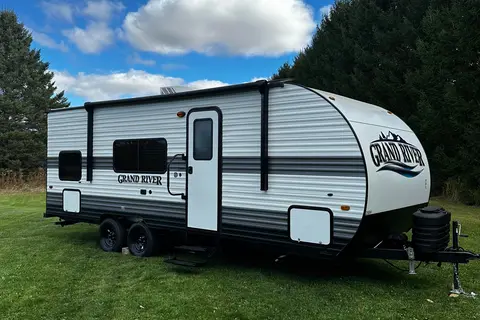 Brendan's Grand River 25’ Bunkhouse Travel Trailer