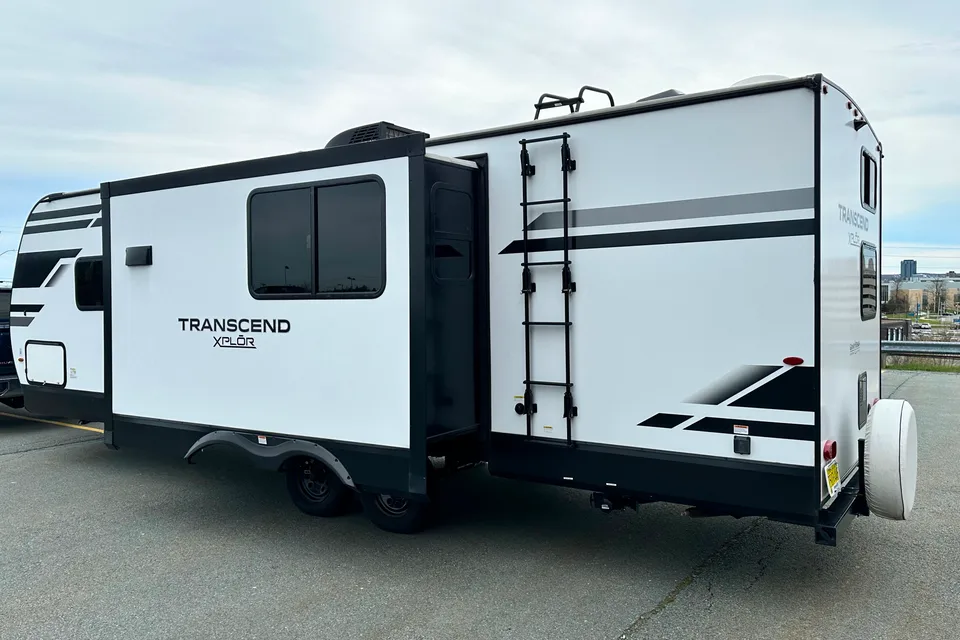 Chris's 2022 Grand Design Transcend Explor  261BH Travel Trailer