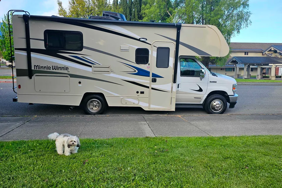 Kate and Pickles Mobile 