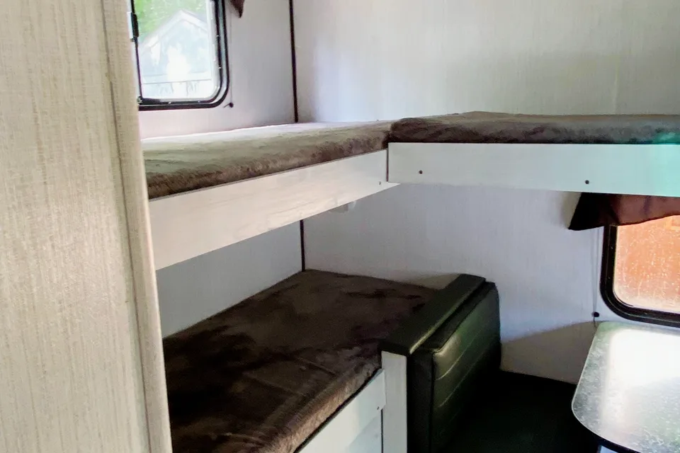 Carmen's Trail Runner 30RBK Travel Trailer