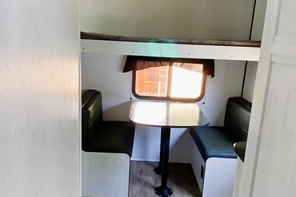Carmen's Trail Runner 30RBK Travel Trailer
