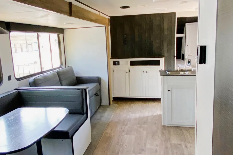 Carmen's Trail Runner 30RBK Travel Trailer