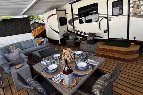 RV Cottage at Christina Lake Resort