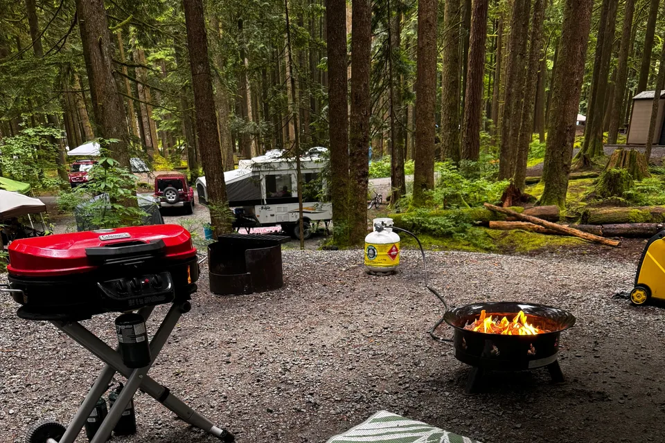 Gina's Dutchmen sport  2004 Travel Trailer