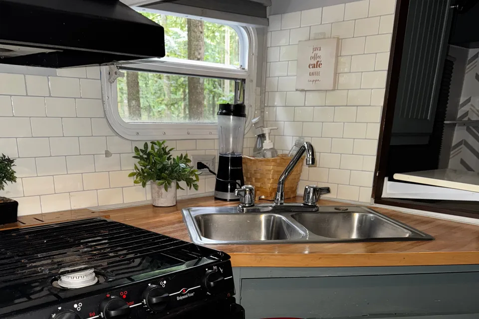 Gina's Dutchmen sport  2004 Travel Trailer