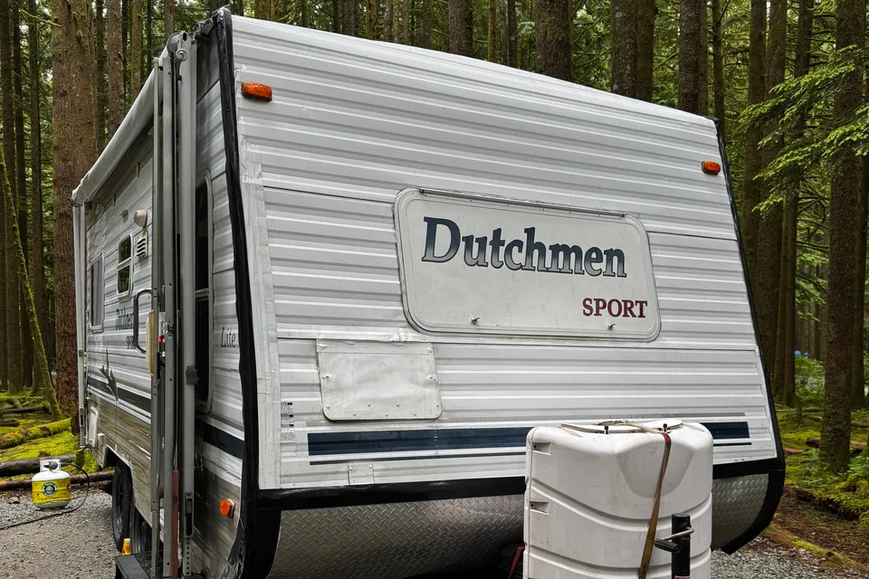 Gina's Dutchmen sport  2004 Travel Trailer