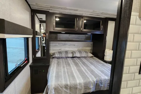 Jordon 's Jayco Jayfeather Travel Trailer