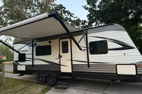 Joe's Heartland RVs Trail Runner SLE Travel Trailer